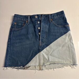 *Women's Levi's Premium High-Rise Deconstructed Denim Skirt Size 25